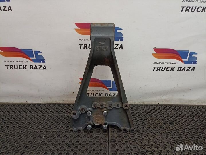 Кронштейн реактивной тяги левый