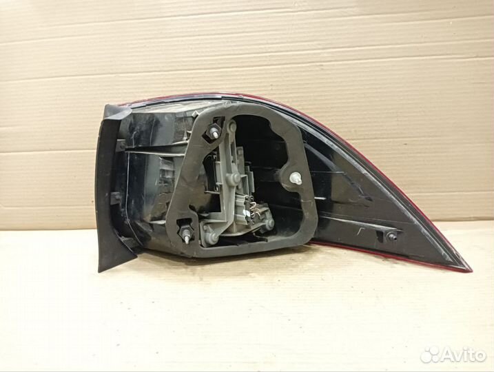 Стоп-сигнал задний левый Volkswagen Golf универсал