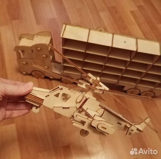 Дерево парковка для хотвиллс, вертолет