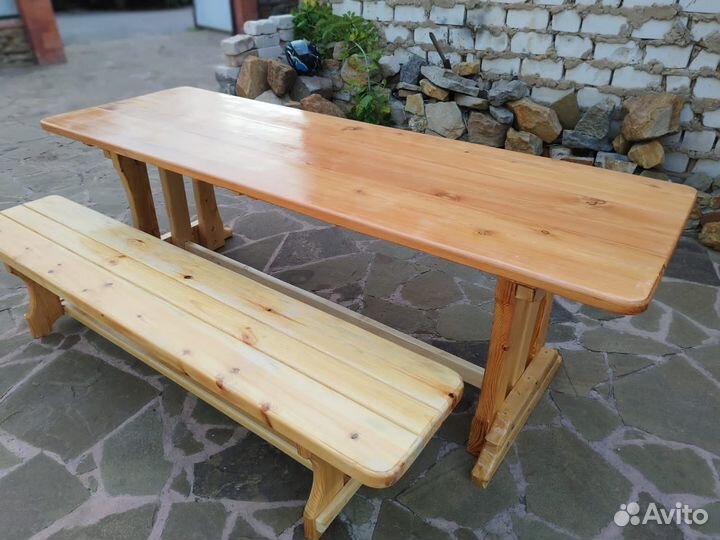 Стол обеденный