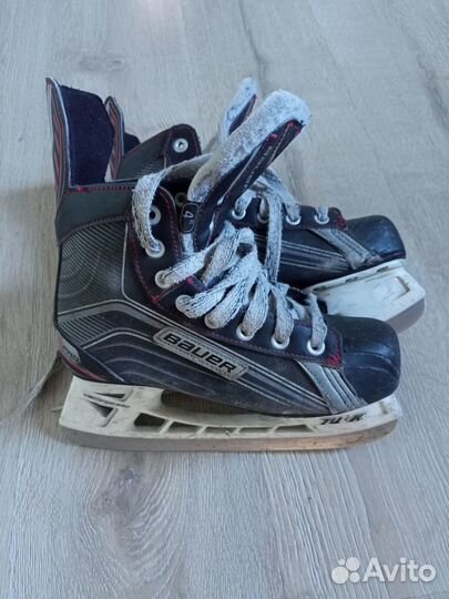 Хоккейные коньки бауэр