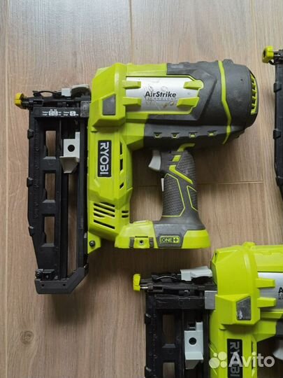 Аккумуляторный гвоздезабивной пистолет Ryobi One+