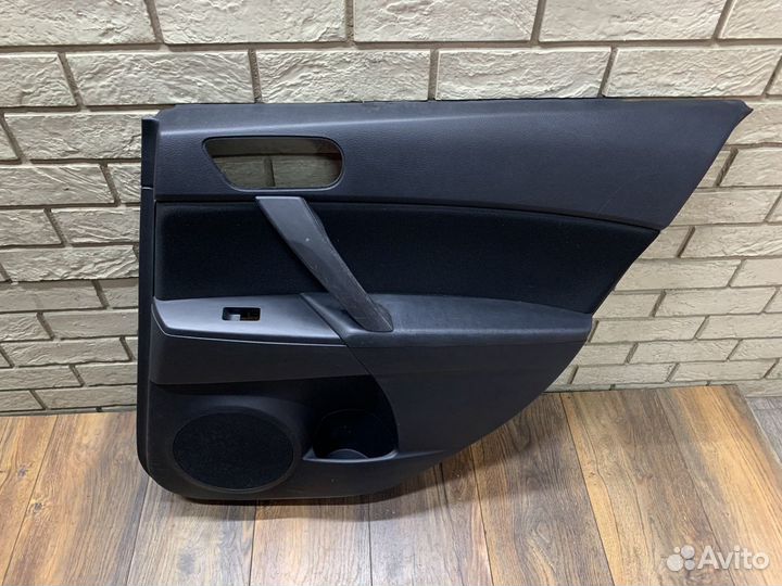 Mazda 3 BL 2009-2013 Обшивка двери задней правой