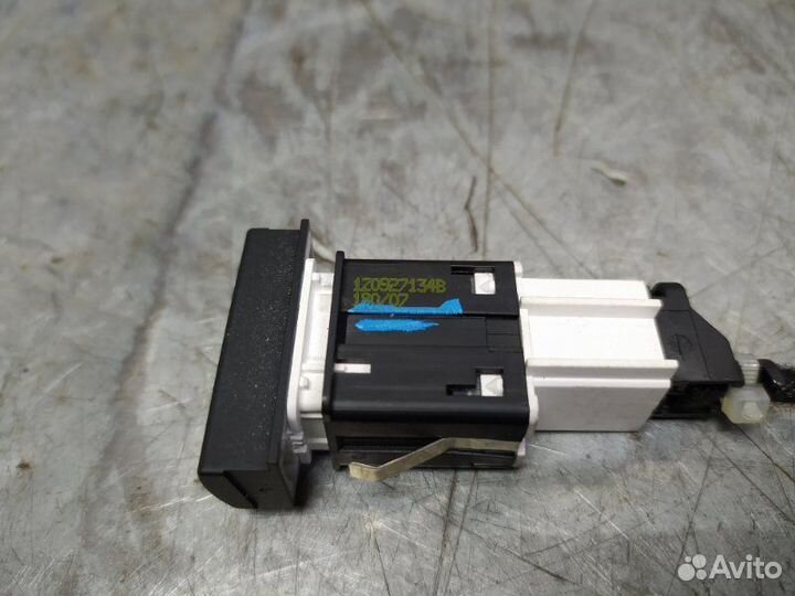 Кнопка многофункциональная Skoda Octavia (A5 1Z)