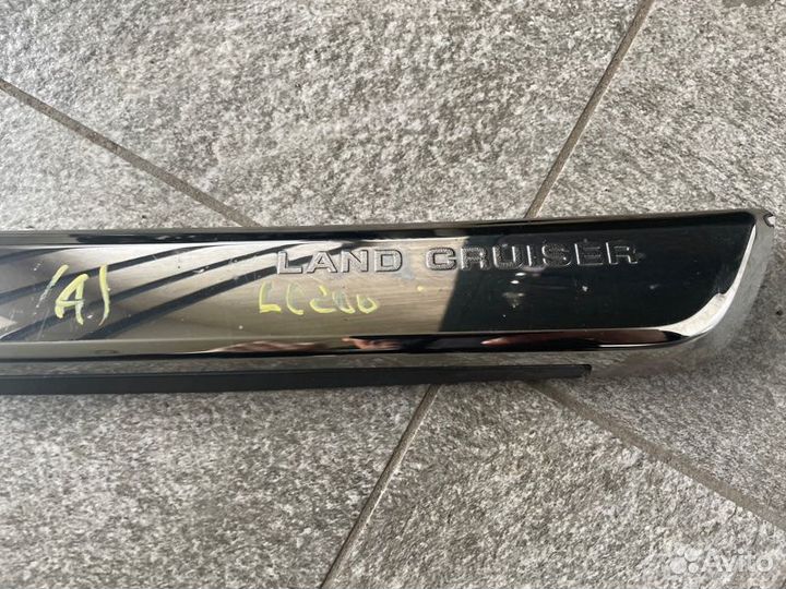 Молдинг двери Toyota Land Cruiser 200 4.5 дизель