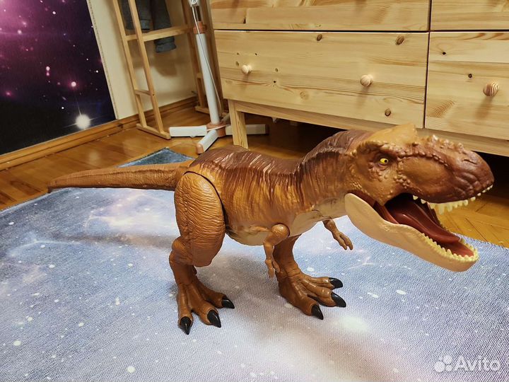 Гигантский тиранозавр Jurrassic World 2