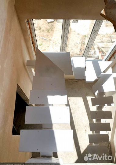 Лестничные перила кованные с монтажем