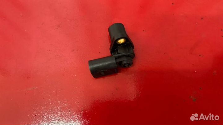 Датчик коленвала Audi A6 C6 2.8 ccea 2010