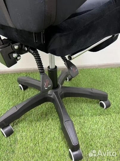 Кресло для игр. Игровое кресло с массажем