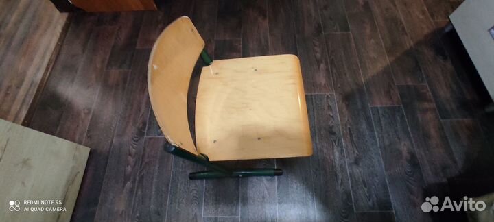 Школьная парта и стул