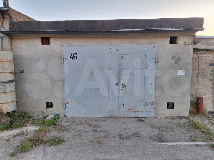 Гараж, > 30 м²