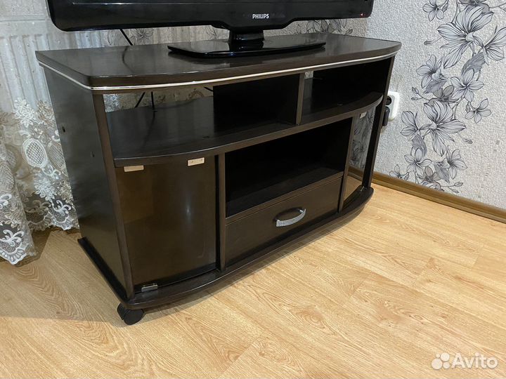 Тумба под телевизор