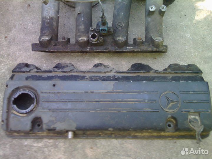 Клапанная крышка Mercedes-Benz мотор M102