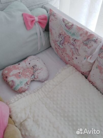 Бортики в детскую кроватку для девочки