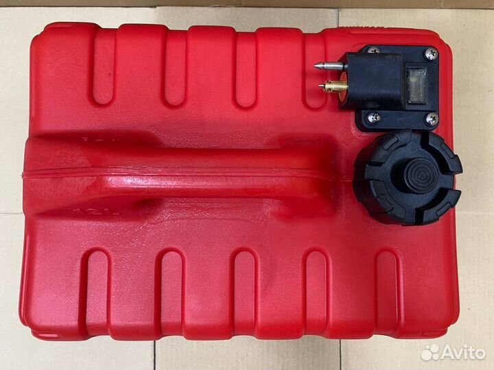 Бак 12л для лодки и катера с коннектором