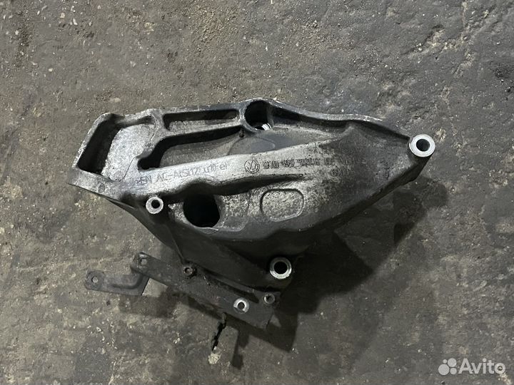 Кронштейн двигателя VW Touareg 7L 2.5 TDI