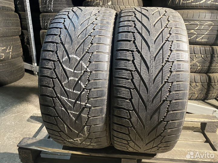 Nokian Tyres Hakkapeliitta R2 SUV 265/40 R21 105R