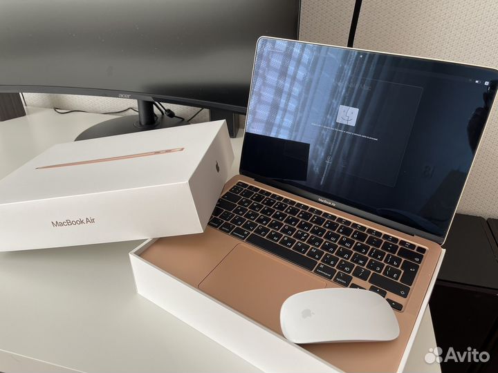 13-inch MacBook Air with Apple M1 chip