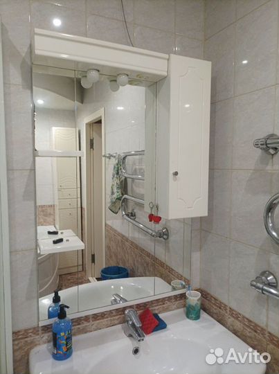 Тумба, зеркало и шкаф для ванной б/у