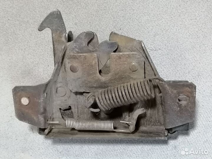 Замок капота Mitsubishi Mirage 1986-1991