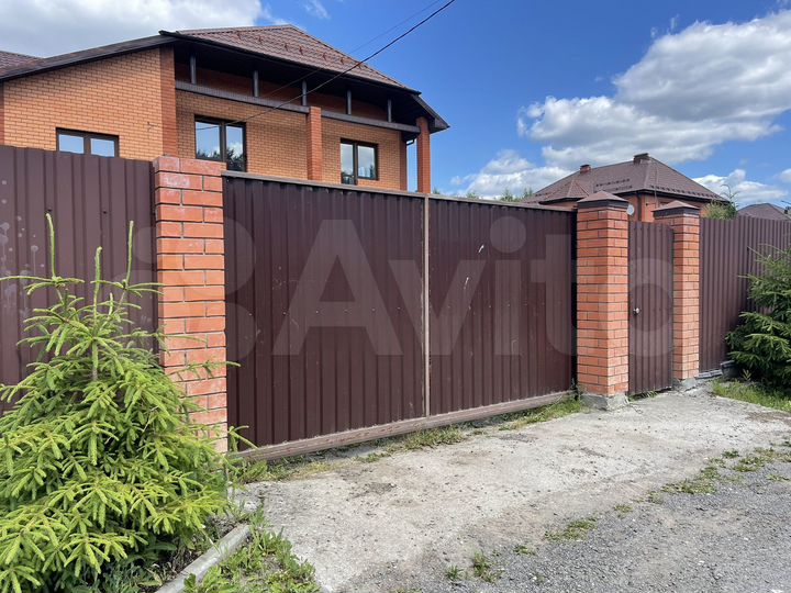 Дом 445,6 м² на участке 20 сот.