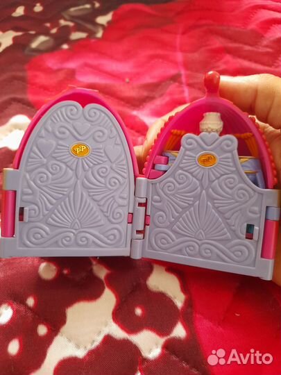 Кукольный домик с мебелью