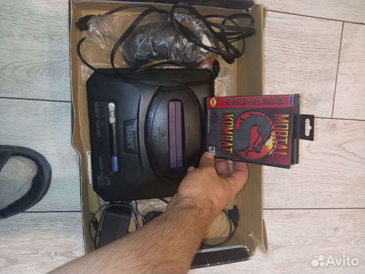 Sega с набором картриджей