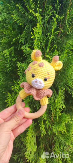 Вязаная погремушка жираф, дракон, пинетки
