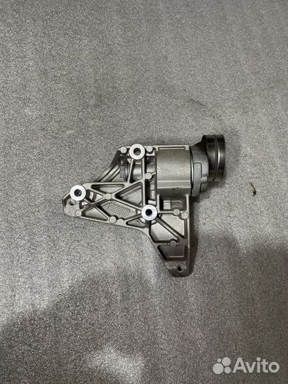 Кронштейн компрессора Ауди Шкода Фольксваген