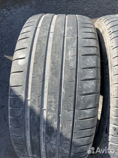 Michelin Pilot Sport 4 225/45 R18 и 245/40 R18 97Y