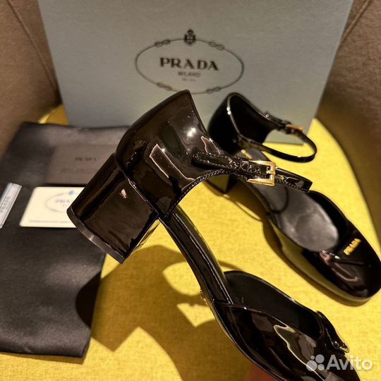 Туфли женские Prada