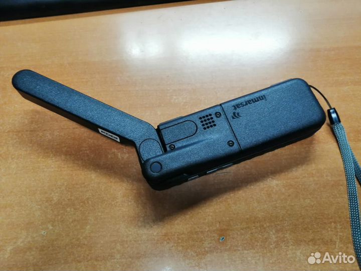 Продам телефон Isatphone2
