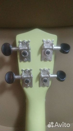 Гитара укулеле