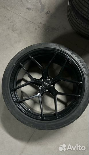 Комплект колес R22, 5x112 для Audi Q8, SQ8, RSQ8