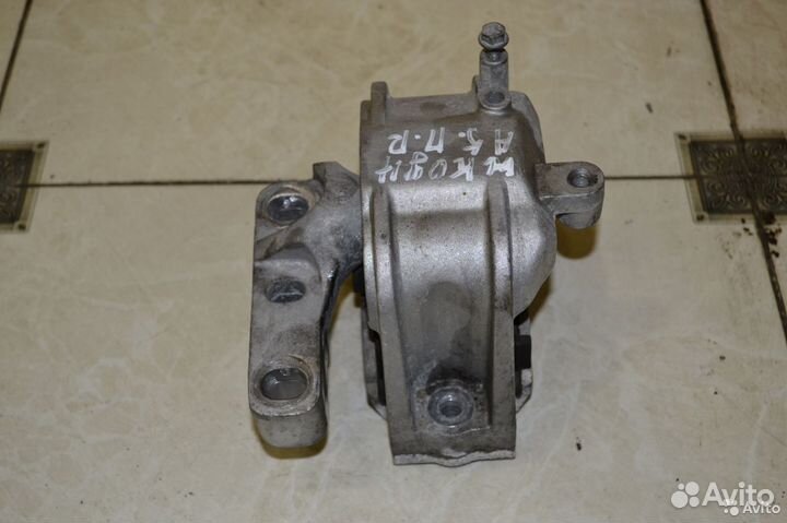 Подушка двигателя правая Skoda Octavia А5