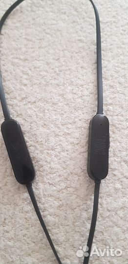 Беспроводные наушники jbl