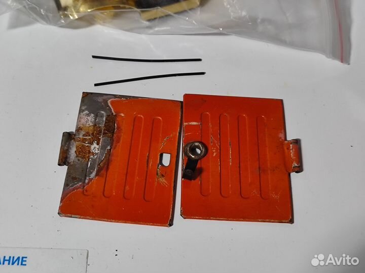 Запчасти к игрушкам моделям машинкам ГДР СССР