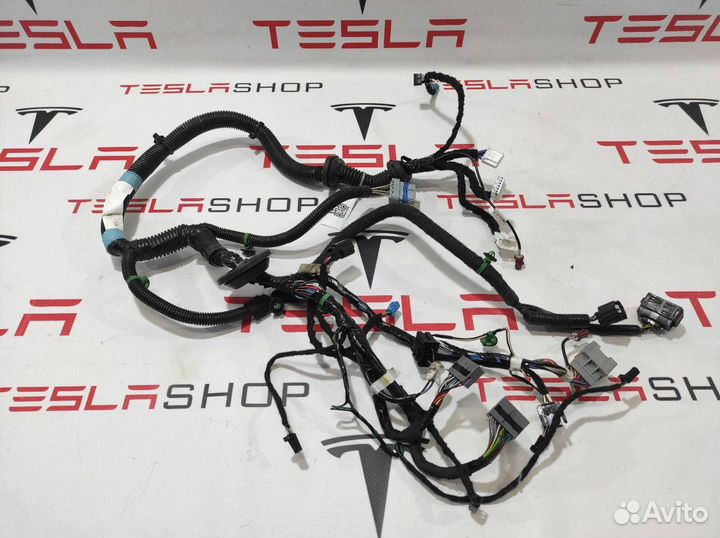 Электропроводка двери Tesla Model S 2015