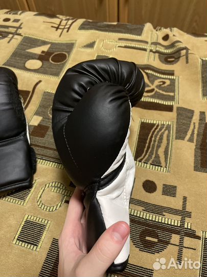 Боксерские перчатки