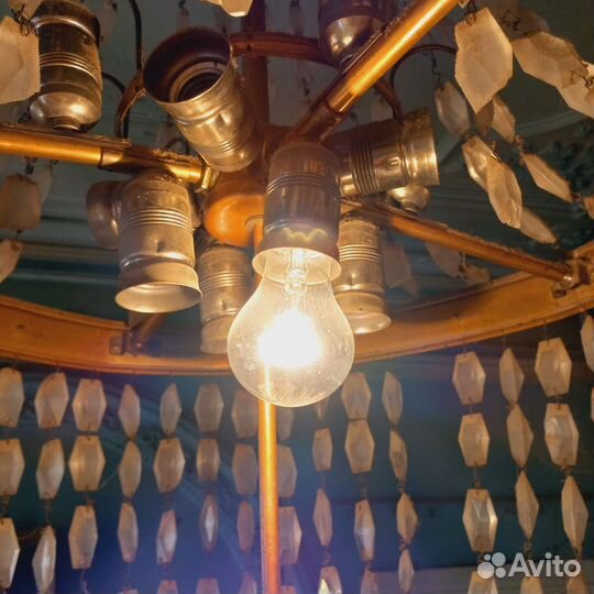 Большая антикварная люстра