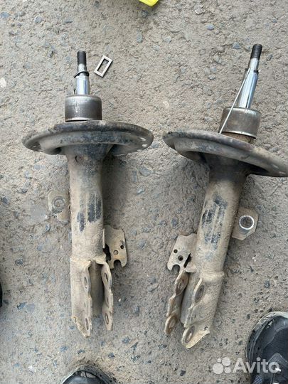 Амортизаторы toyota camry 30 2004 г обом 3,0