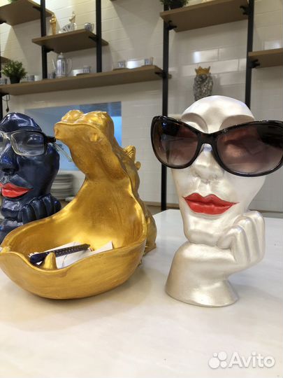 Подставка для очков или наушников