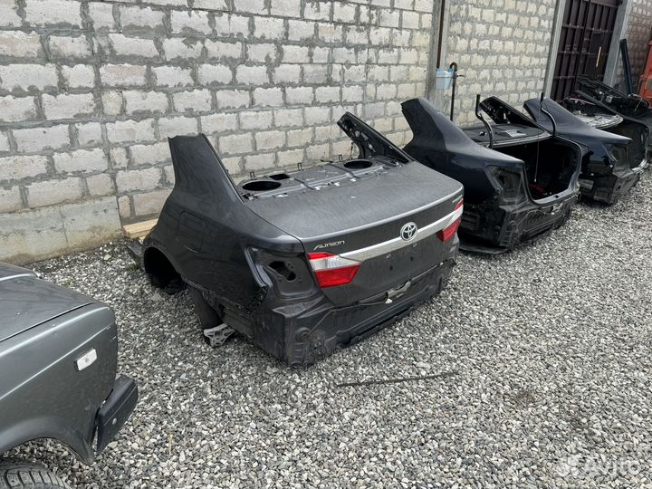 Крышкк богажника Toyota camry v50