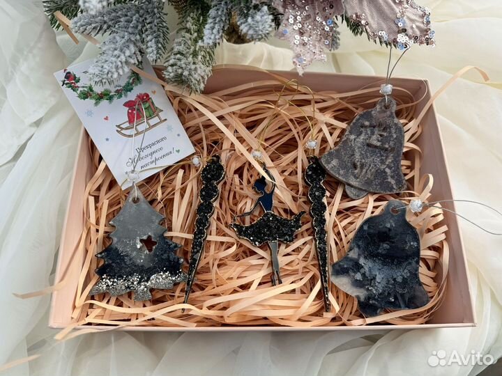 Елочные игрушки из эпоксидной смолы