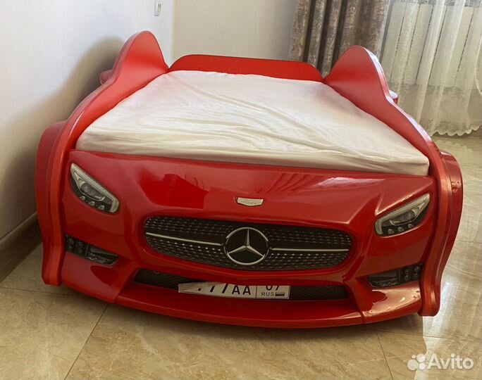 Детская кровать машинка с матрасом бу