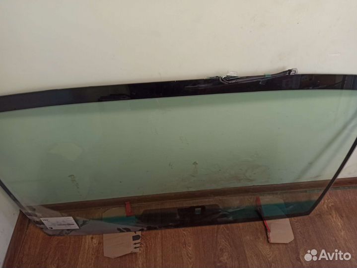 Лобовое стекло на Тойоту Ланд Крузер 200