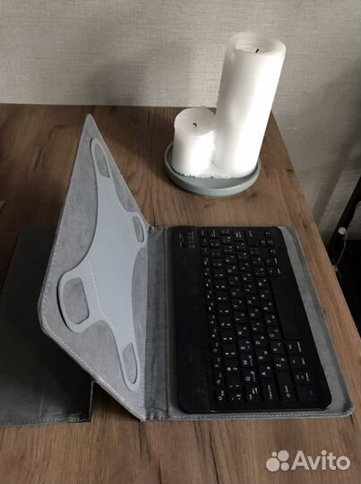 Чехол-клавиатура Untamo