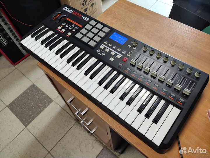 Миди клавиатура Akai mpk49