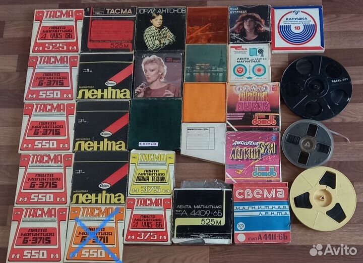 Магнитная лента катушки с записью