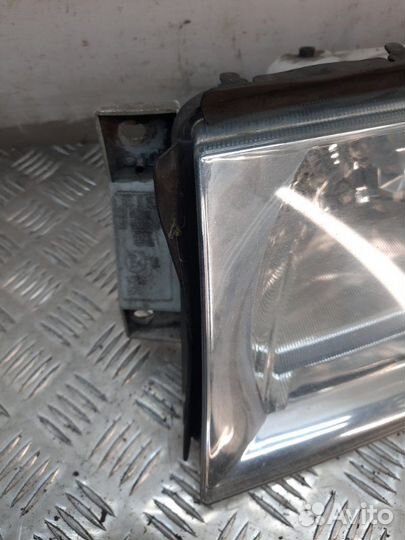 Фара передняя левая Skoda Octavia хэтчбэк 5 дв